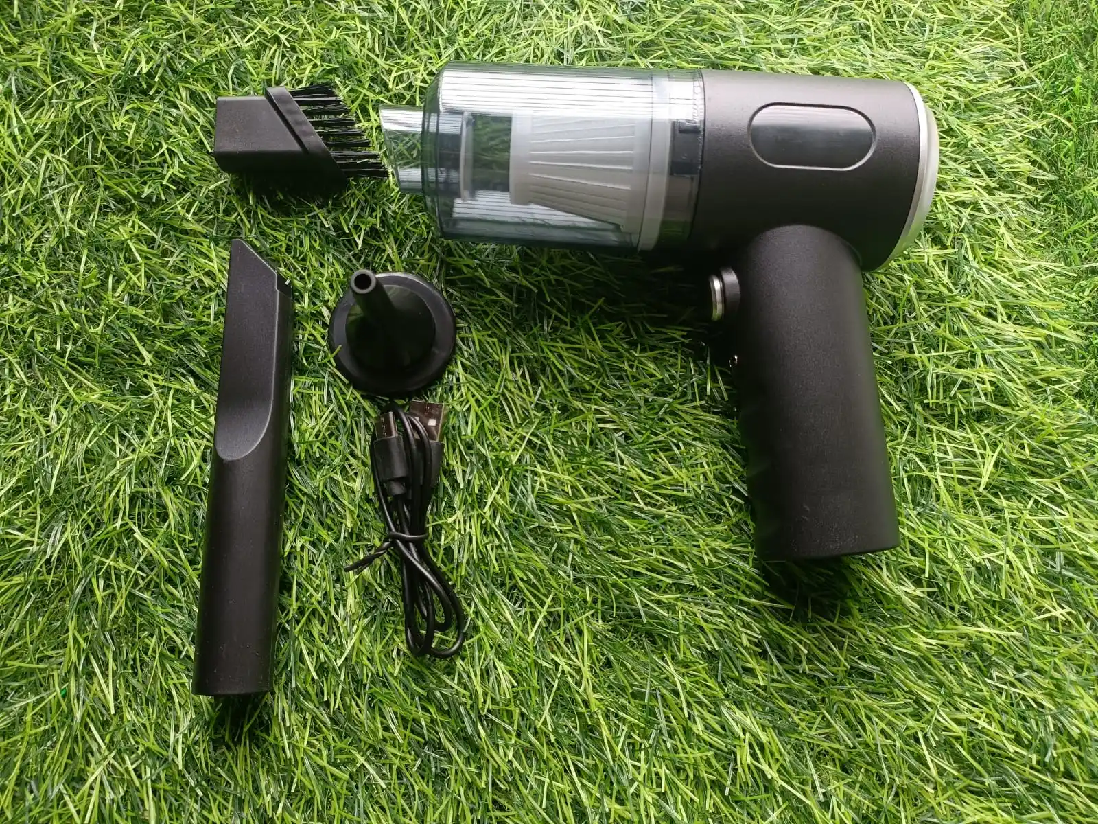 Vaccum cleaner for car (portable rechargble system)